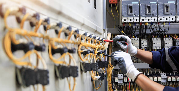 Professional Electrician technician working in Mountain View Acres, CA